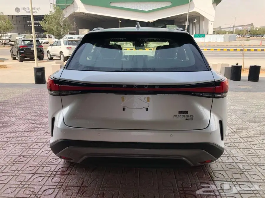 لكزس RX350 BB 2025 تيتانيوم داخلي بني -ابيض داخلي بني سعودي 27