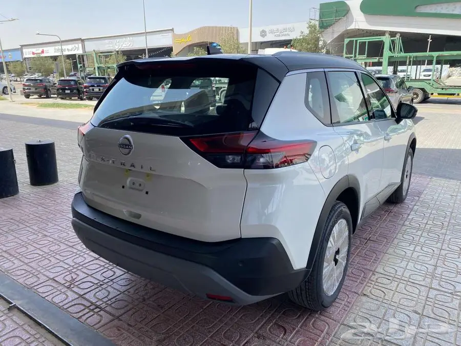 نيسان اكس تريل SV بلس 2025 جديد اصفار سعودي سقف اسود 27