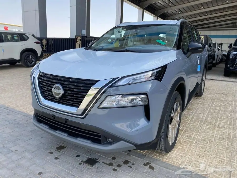 نيسان اكس تريل SV بلس 2025 جديد اصفار سعودي سقف اسود 2
