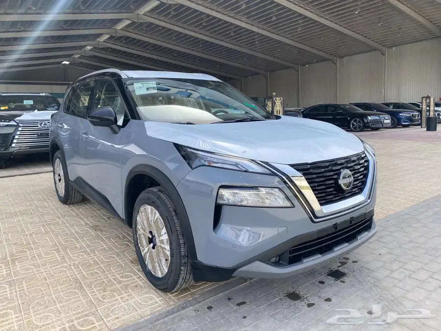 نيسان اكس تريل SV بلس 2025 جديد اصفار سعودي سقف اسود 1