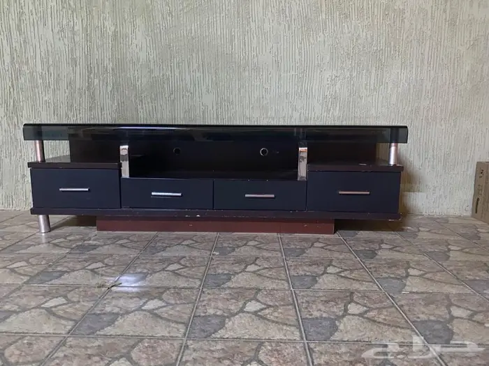 طاولة تلفزيون   طولها متر و 80 2