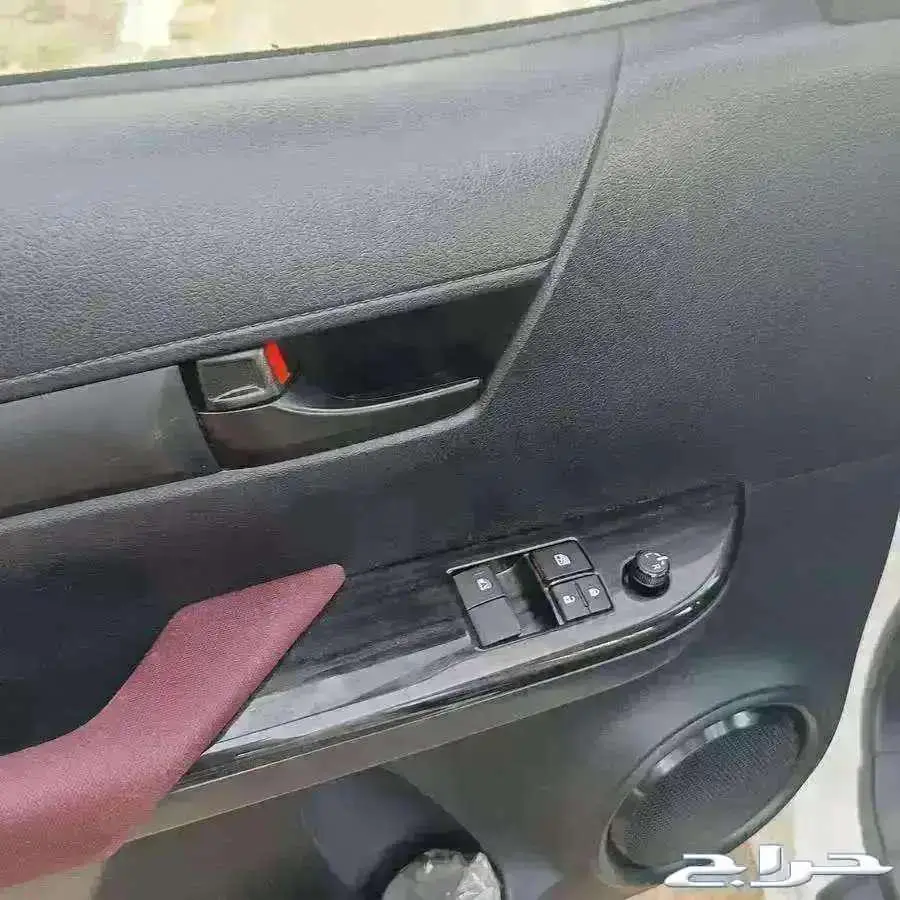 هايلكس غمارة GLX بنزين فل كامل موديل 2024 13