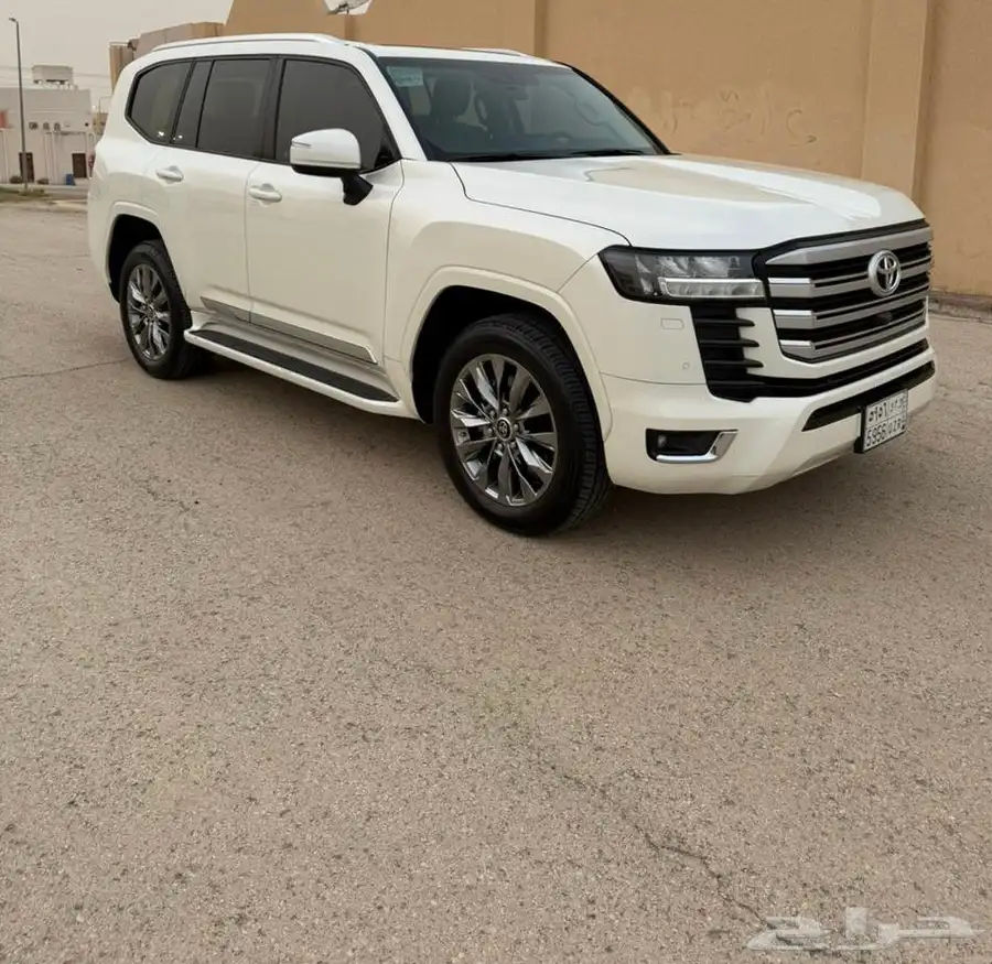 لاندكروزر GXR L4. بنزين وكالة 1