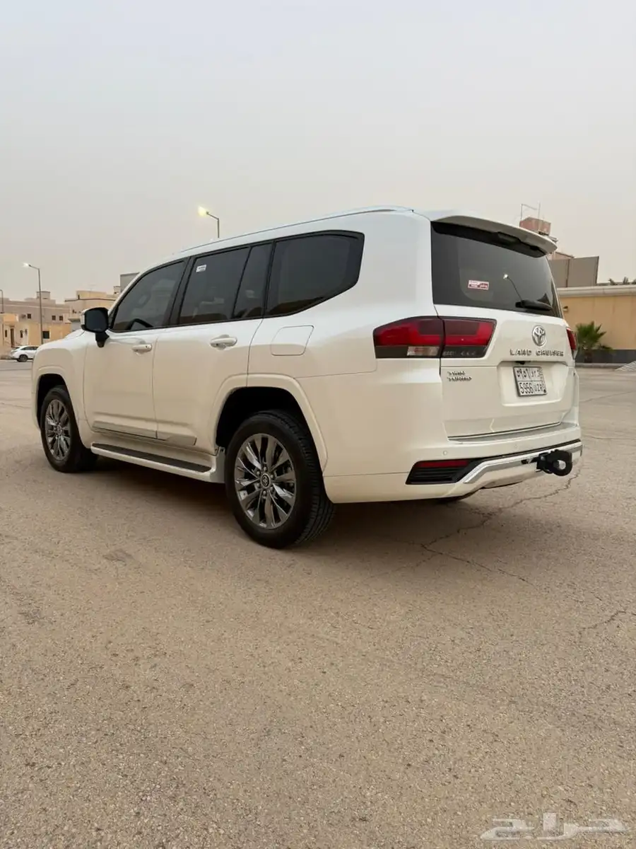 لاندكروزر GXR L4. بنزين وكالة 2