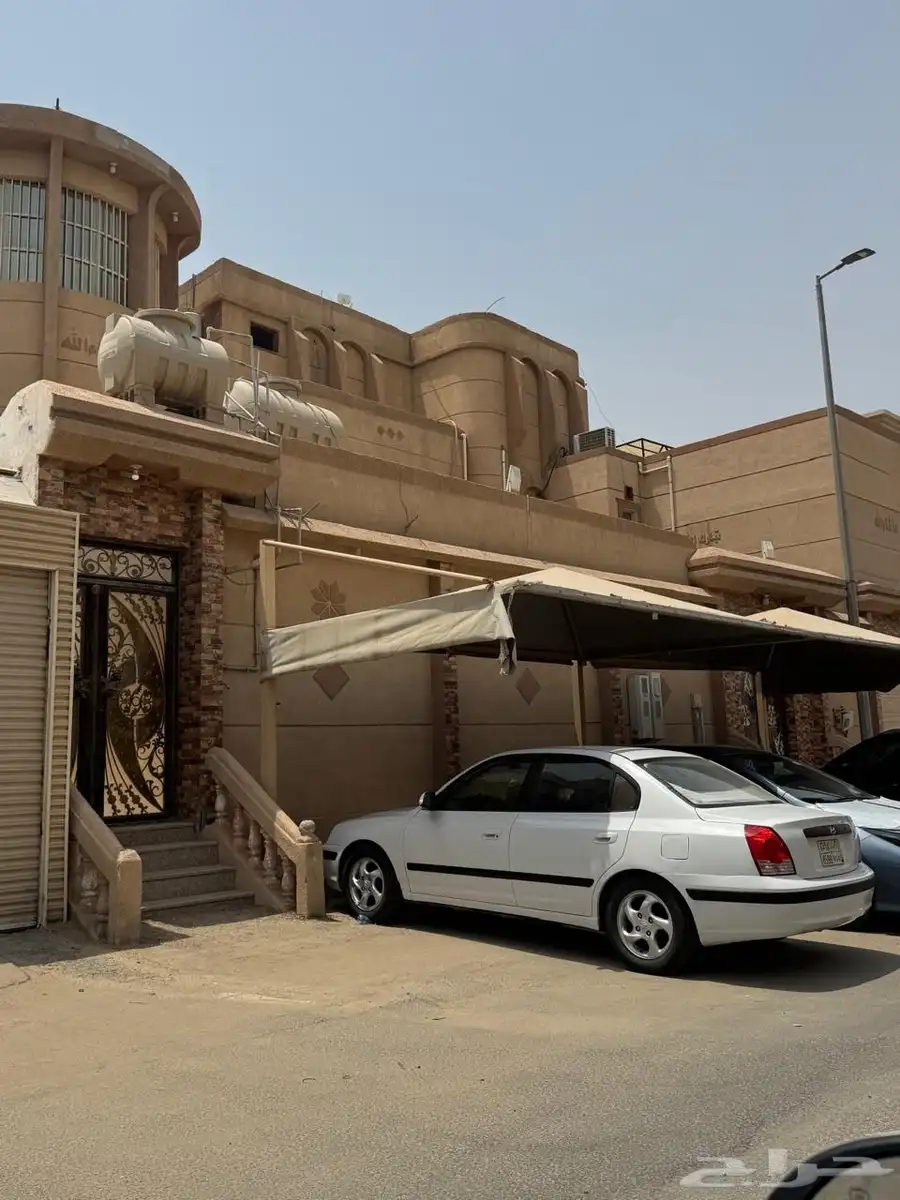 للبيع فيلا مع شقه في مدينة الأحساء حي بو سحبل 0
