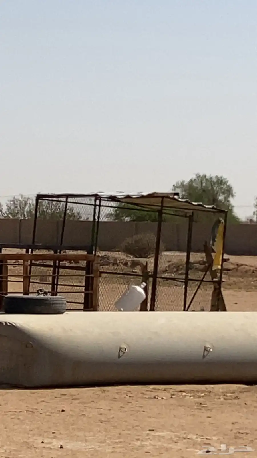الدرف البل بعضها شبه جديد وبعضها مستعمل. ومعلف حديد .ومطاره 2