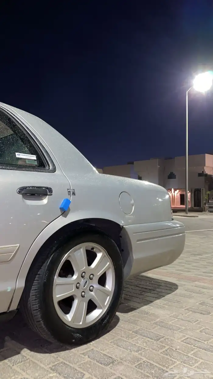 فورد فكتوريا 2011 4