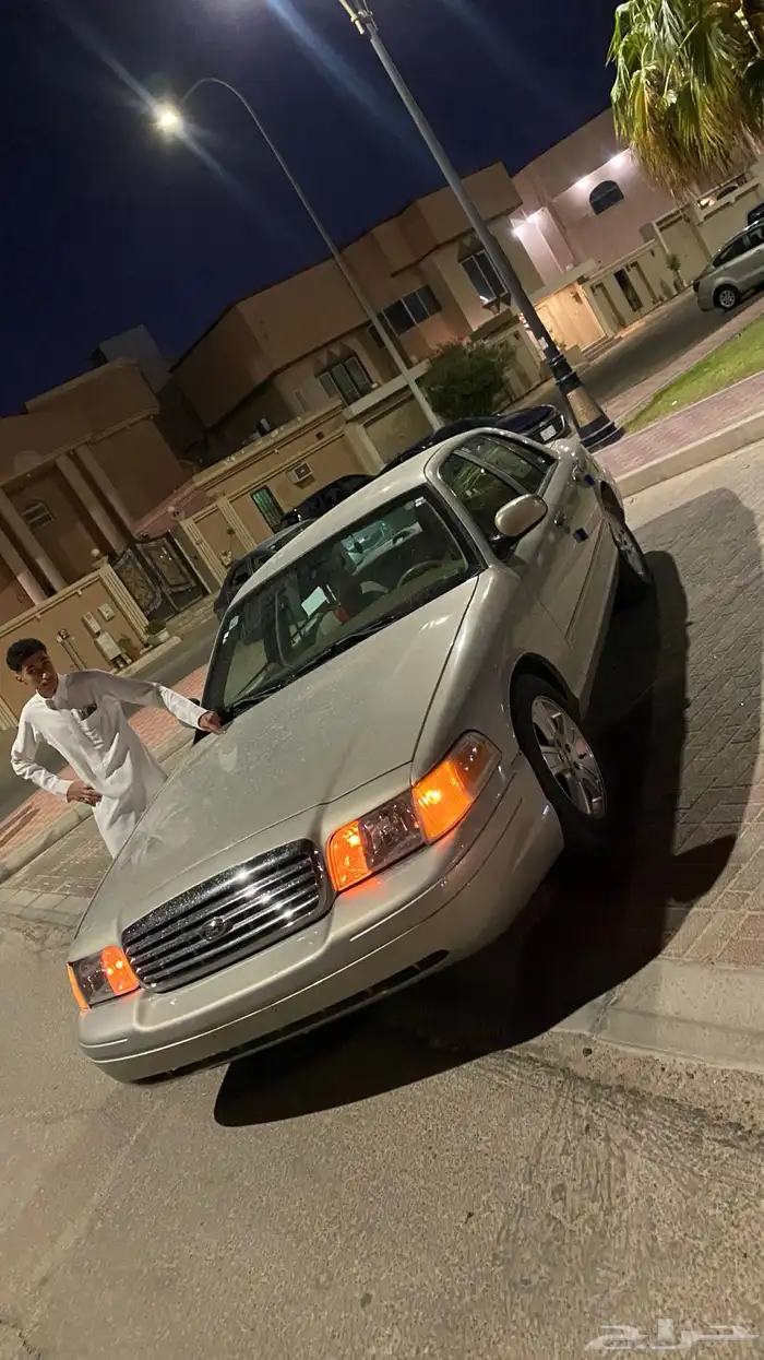 فورد فكتوريا 2011 3