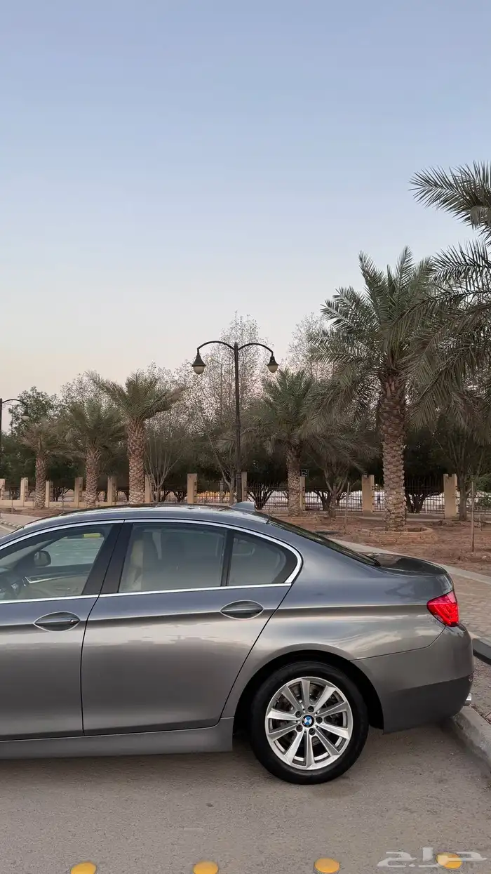 بي ام دبليو 2016 فل كامل 520i نظيف 9
