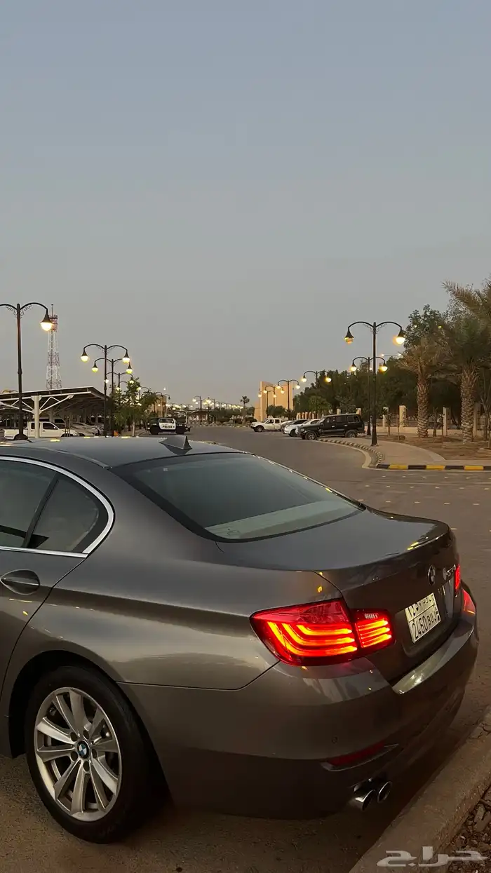 بي ام دبليو 2016 فل كامل 520i نظيف 41