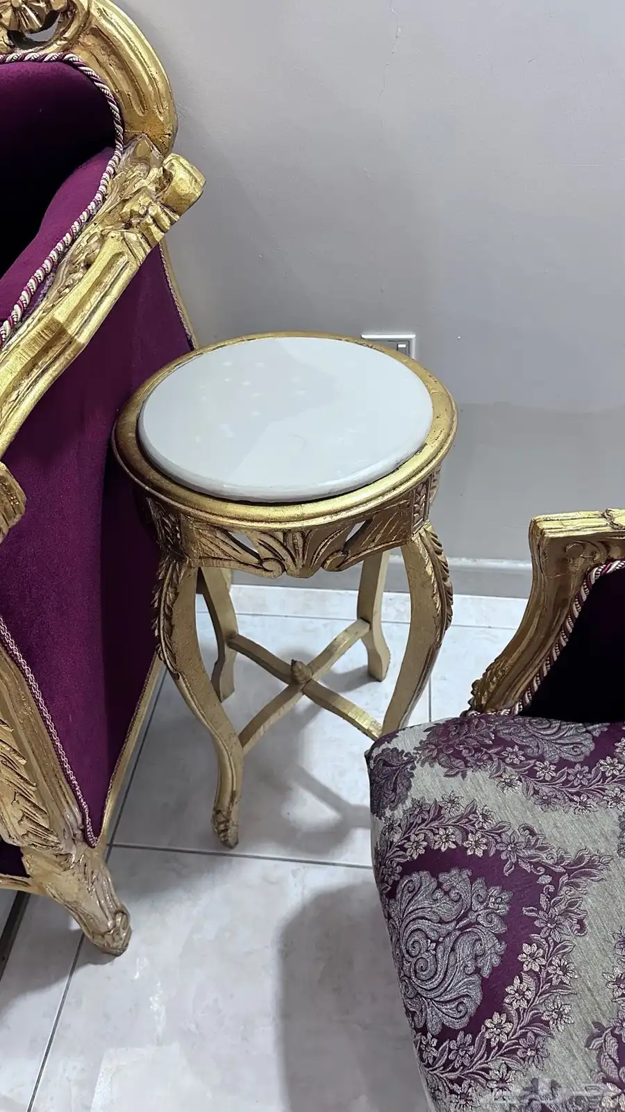 اثاث مستخدم لبيع مع طاولات ضيافه وستاره 6