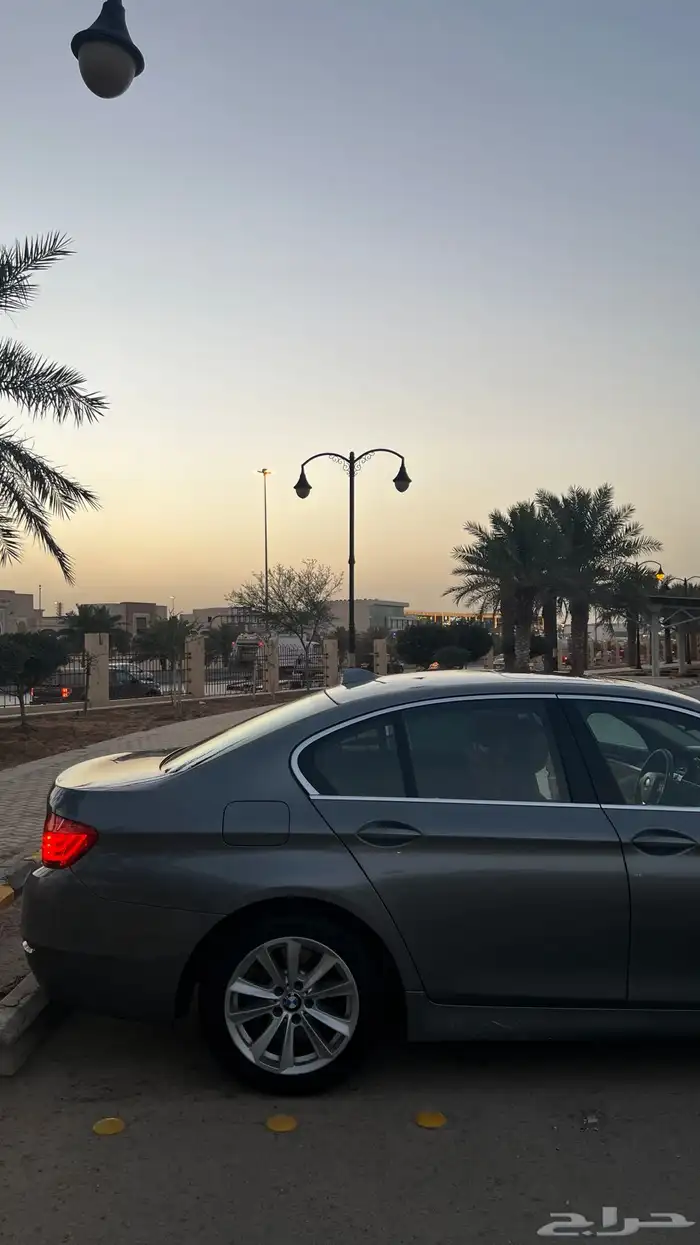 بي ام دبليو 2016 فل كامل 520i نظيف 27