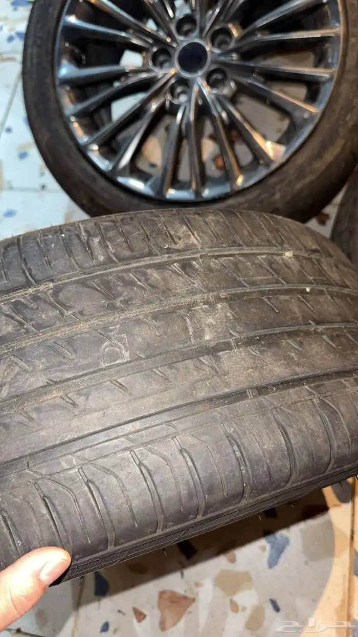 جنوط افلون مع كفرات نظيفه للبيع مقاس 18 3
