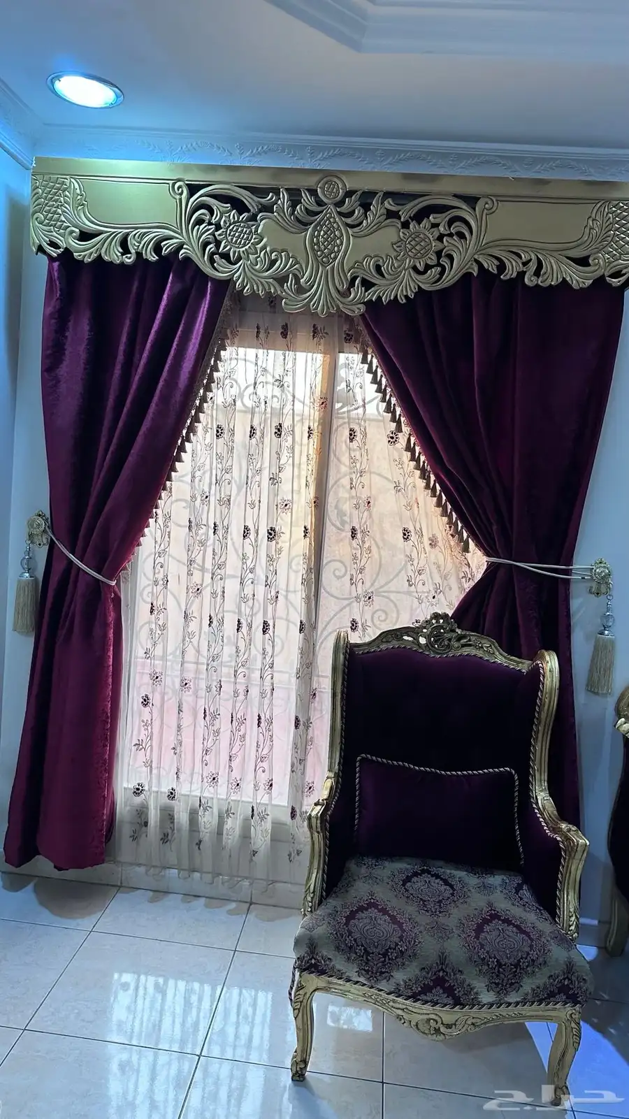 اثاث مستخدم لبيع مع طاولات ضيافه وستاره 5