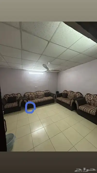 كنب للبيع على السوم لايوجد به عيوب سوا كسر بسيط   أربع قطع 0