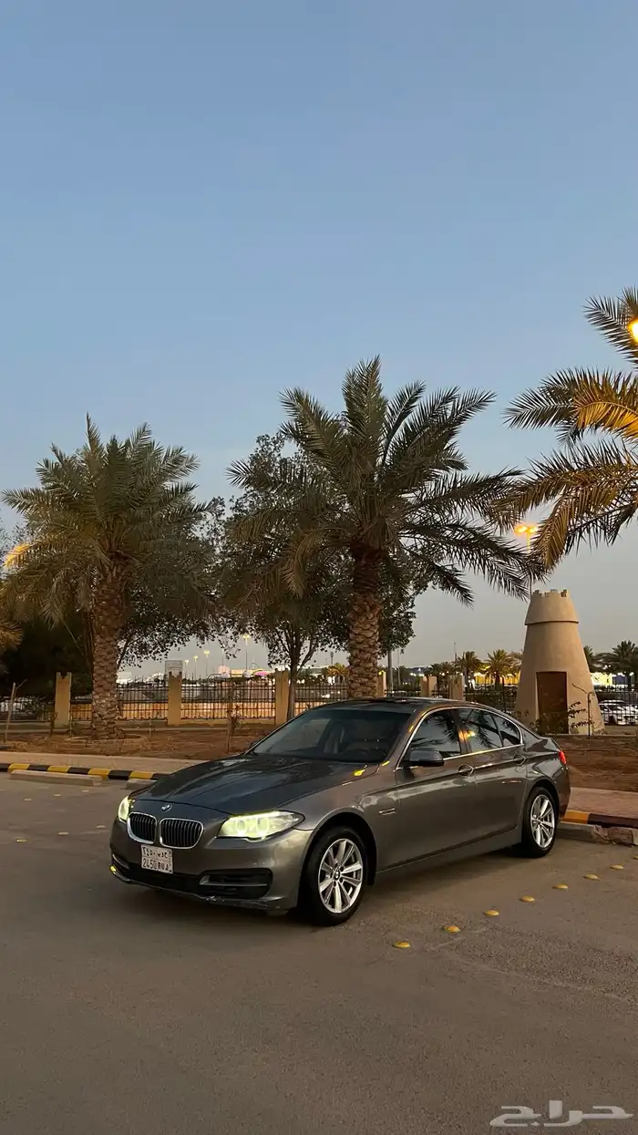 بي ام دبليو 2016 فل كامل 520i نظيف 47
