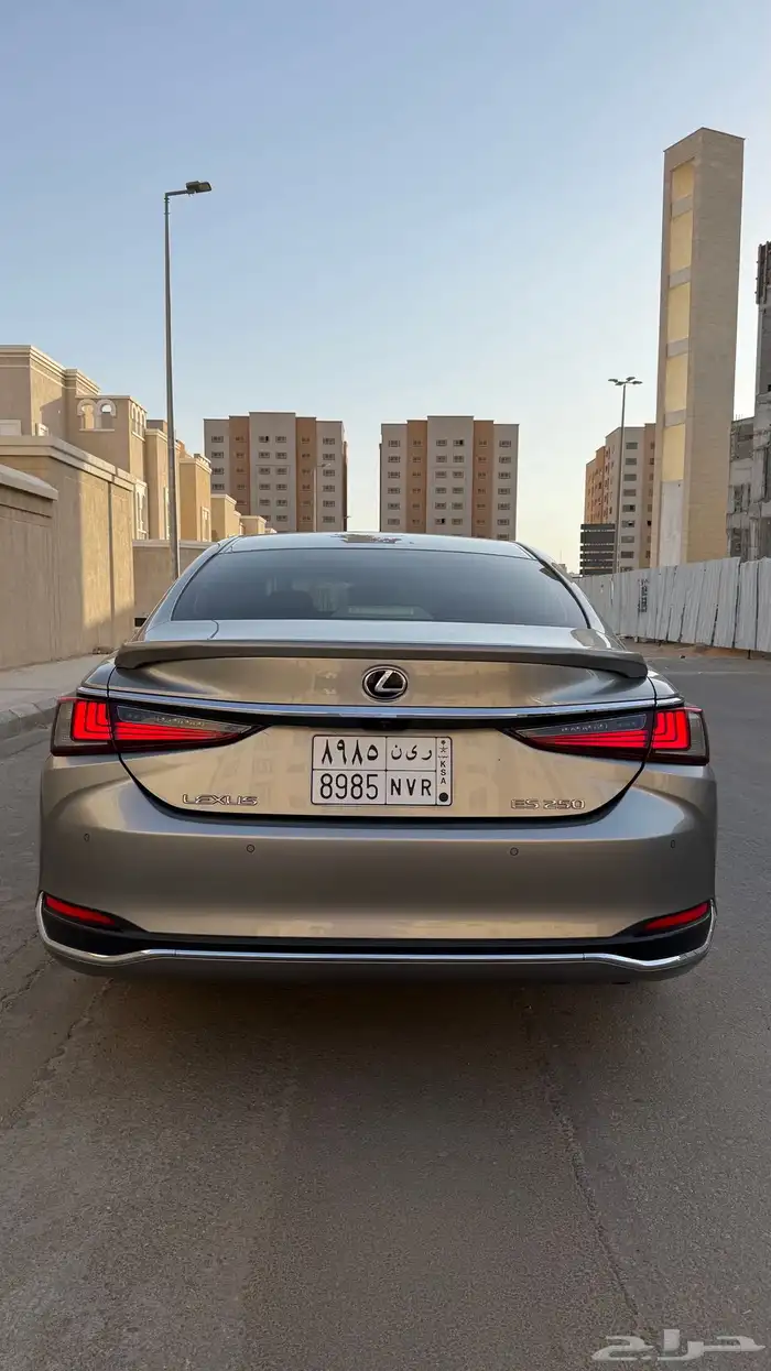 للبيع لكزس ES250 3