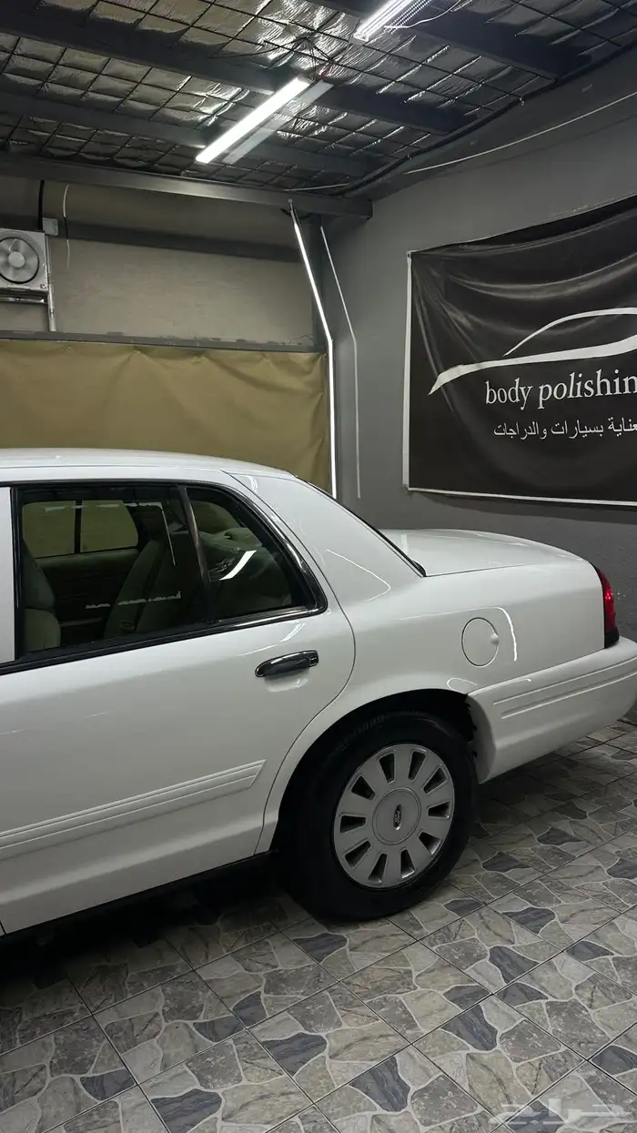 فورد كراون فكتوريا 2010 ممشى قليل 2