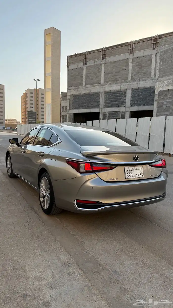 للبيع لكزس ES250 4