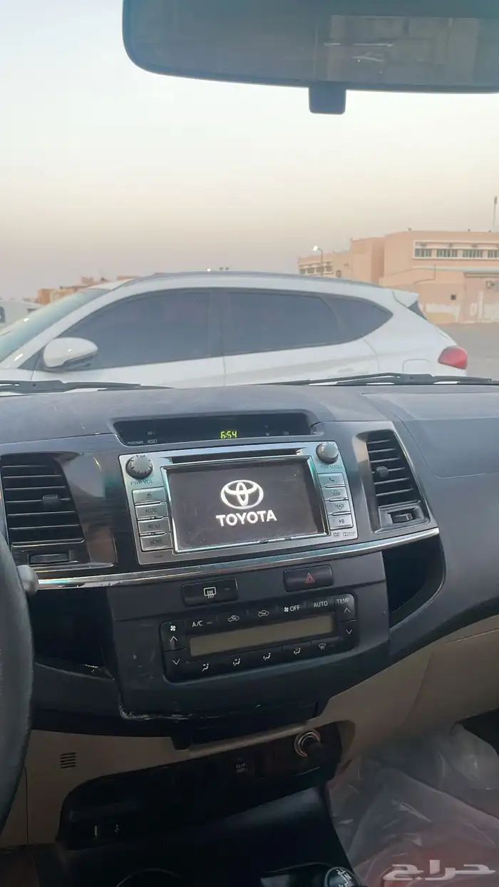 فورشنر 2015 . 6 سلندر 4.0 . فل كامل VX2. دبل دفلوك 12