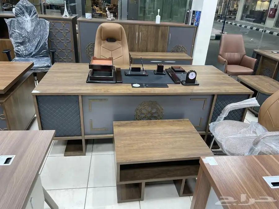 جديد طاولات مكتب طقم مدير و مكاتب جلد فخم شكل مودرن و كراسي 23