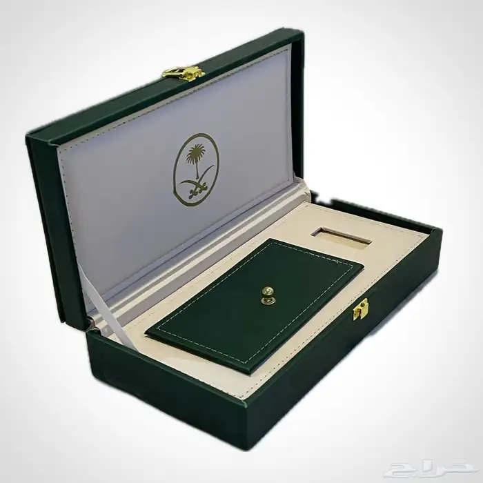 بوكس اهداء من الجلد الإيطالي (حجم كبير) 0