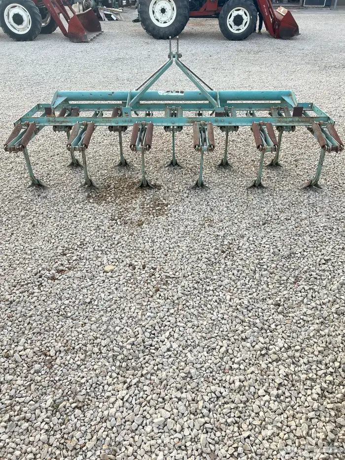 حراثه فيات 70 66 مع ملحقاتها 4