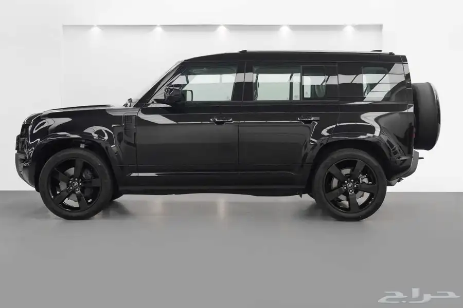 2025 Land Rover Defender P400 HSE X-Dynamic جديد اصفار 3