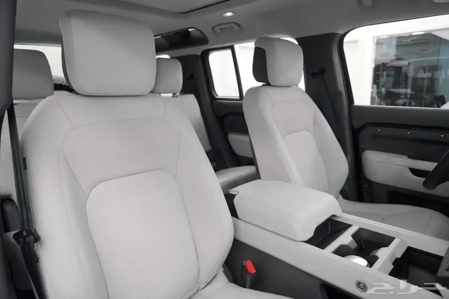2025 Land Rover Defender P400 HSE X-Dynamic جديد اصفار 6