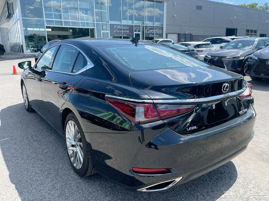 2021 ليكزس ES350 - فل كامل وبحالة استثنائية وسعر مميز 6