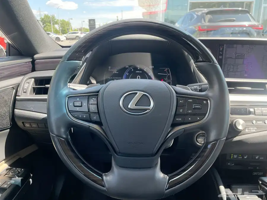 2021 ليكزس ES350 - فل كامل وبحالة استثنائية وسعر مميز 18