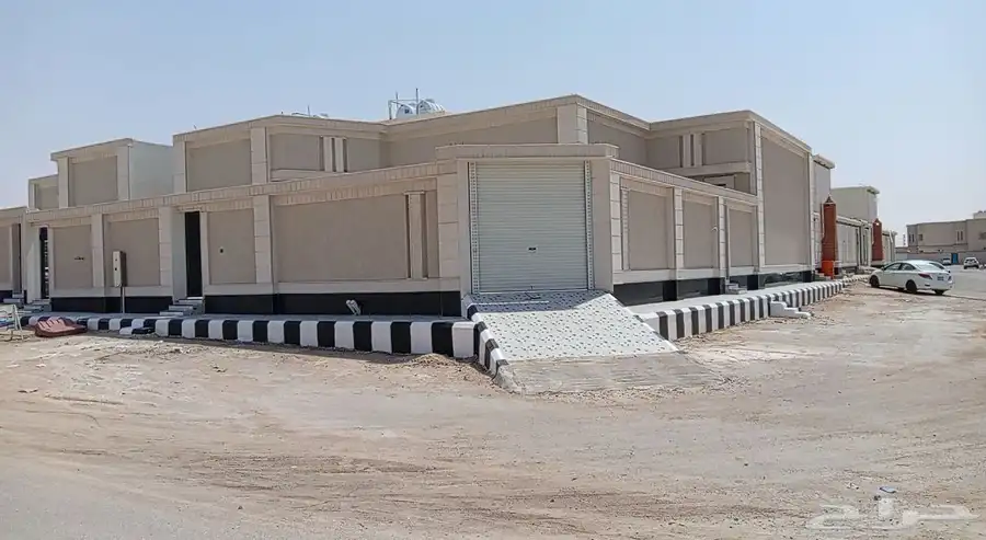 للبيع دور وملحق بحفرالباطن حي اليرموك 5