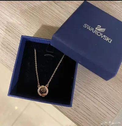 عقد UNA سوارفيسكي اصلي 0