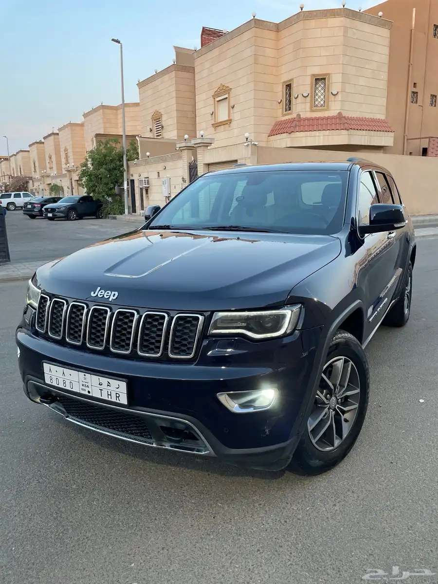 2018 جراند شروكي ليمتد V8 0