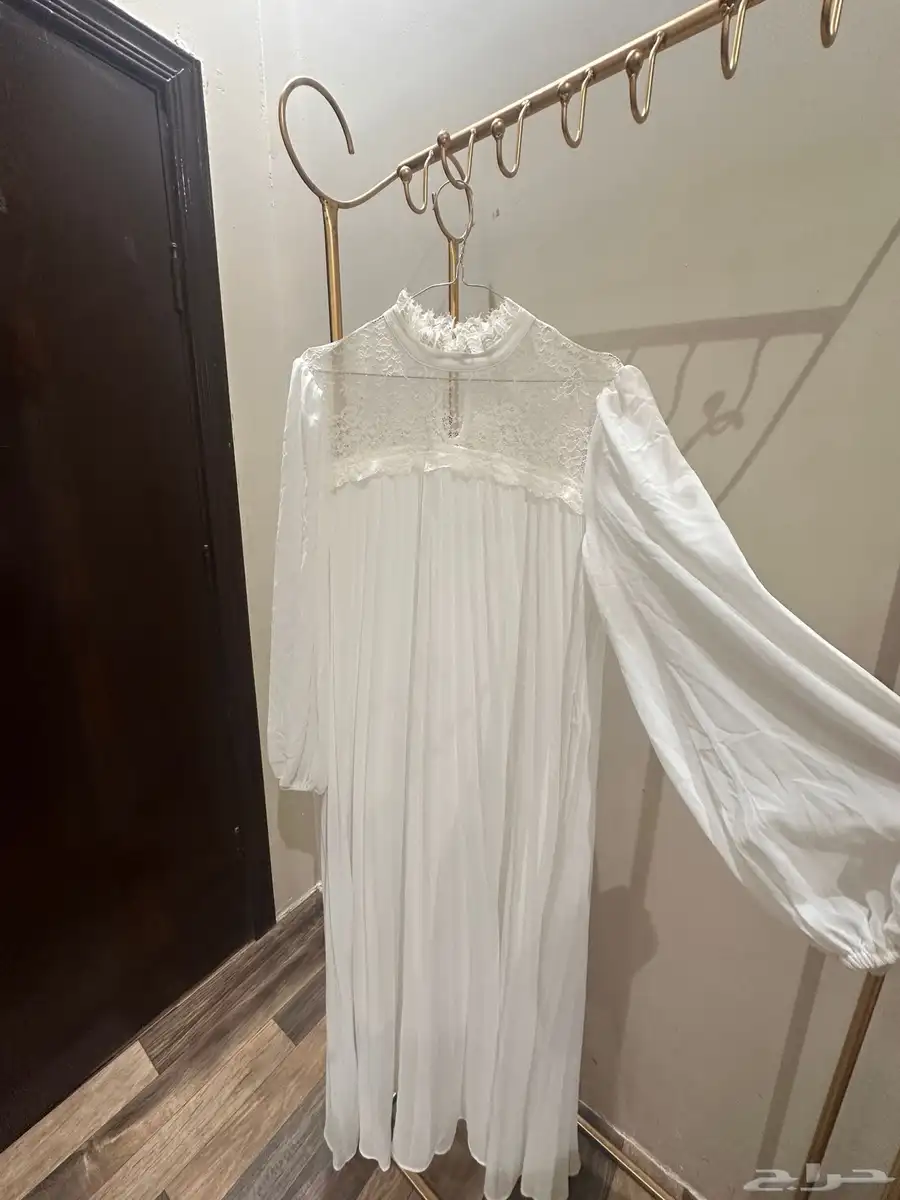 فستان ابيض مقاس M 4
