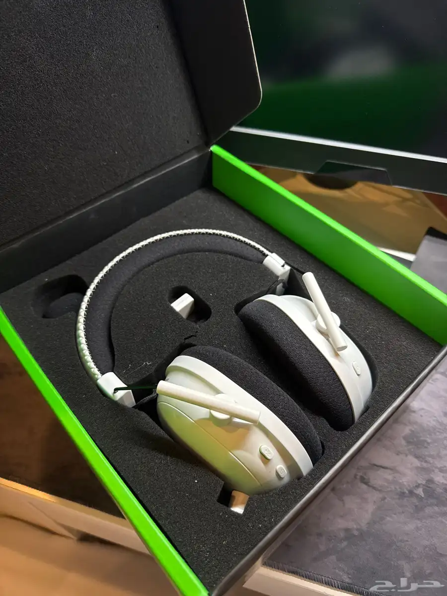 سماعة ريزر بلاك شارك V2 PRO 4