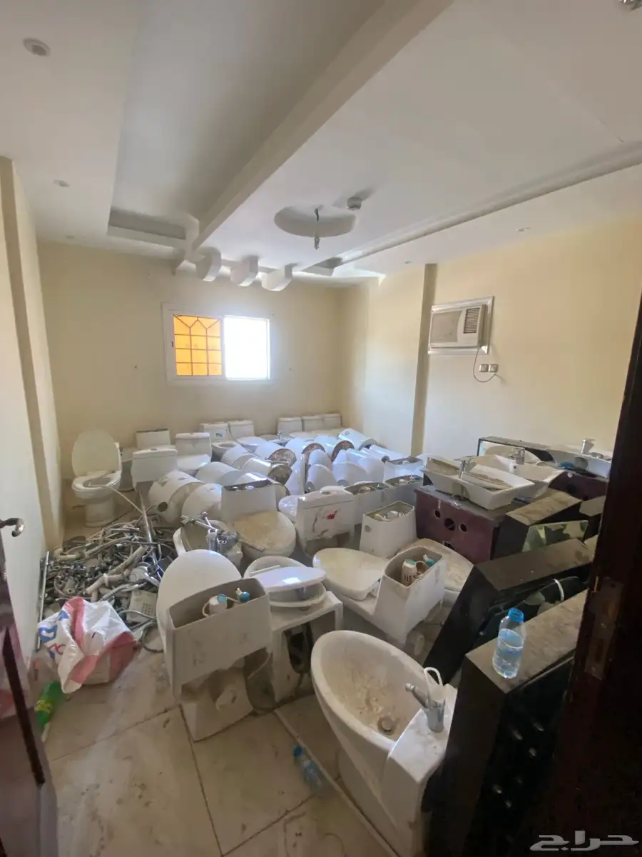 للبيع اداوات صحيه وشبابيك 0