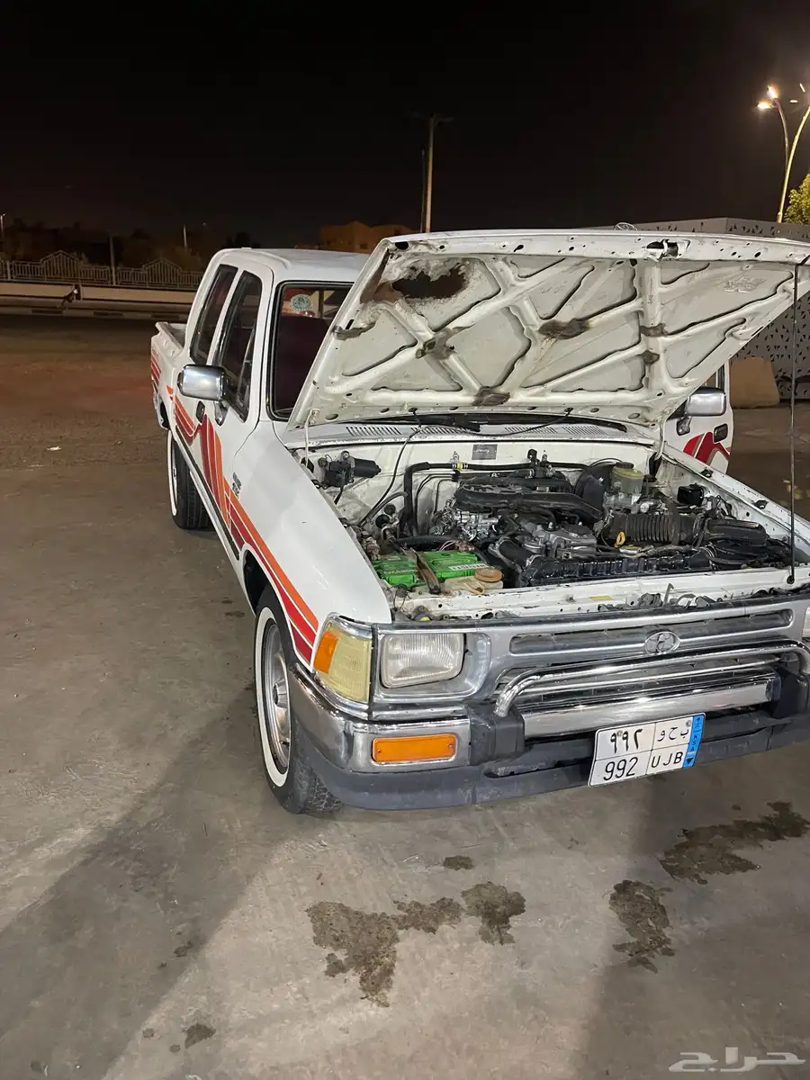 هلكس للبيع موديل 93 فول كامل مكيف شغال بس يبي فريون 4