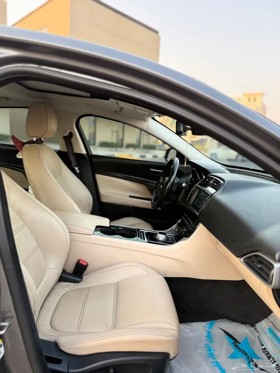 جاكوار XE index