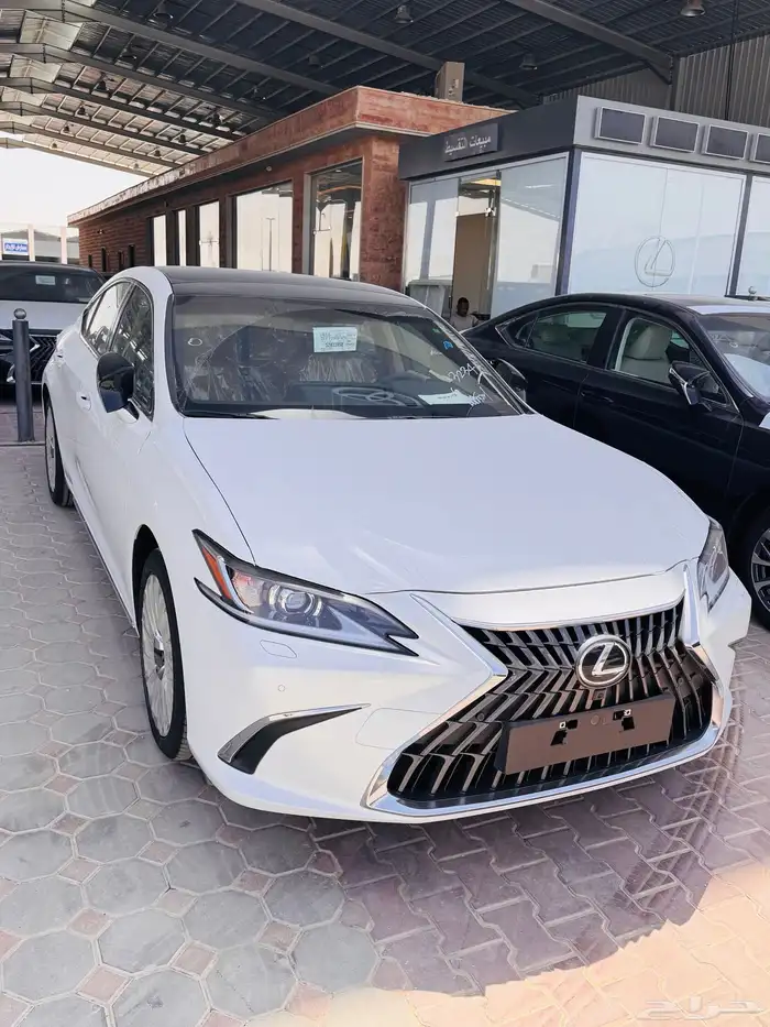 ليكزس Es350 بنزين 2025 كاش وتقسيط 2