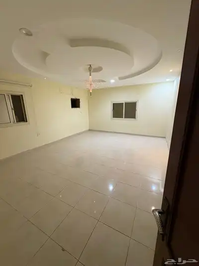 شقة 5 غرف للإيجار حي الريان 3