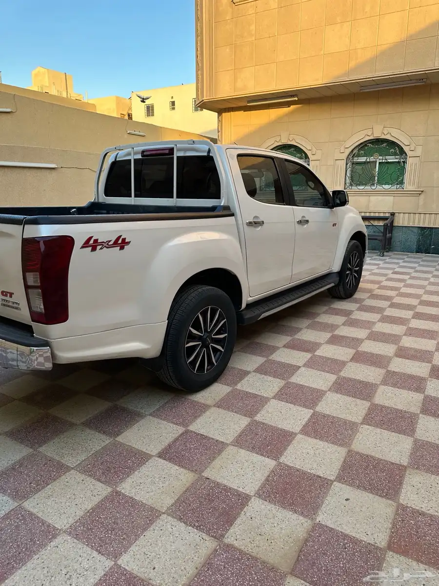 ايسوزو ديماكس GT دبل index