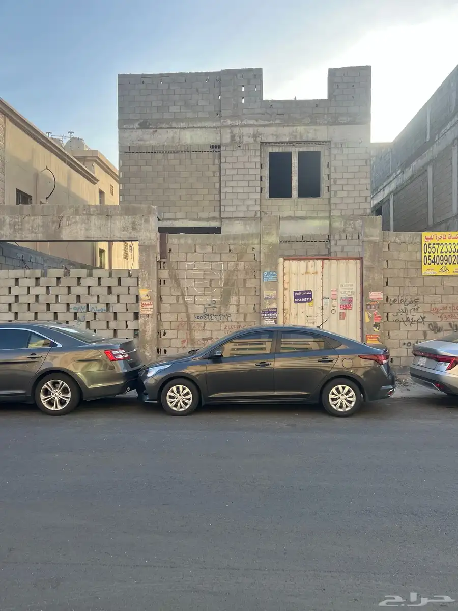 فلل عظم و مشطب للبيع حي العزيزية الزهراني قرب اكسترا الدمام 1