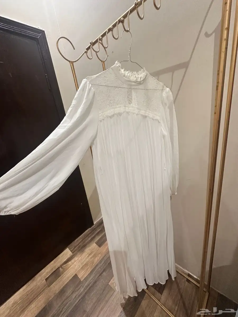 فستان ابيض مقاس M 0