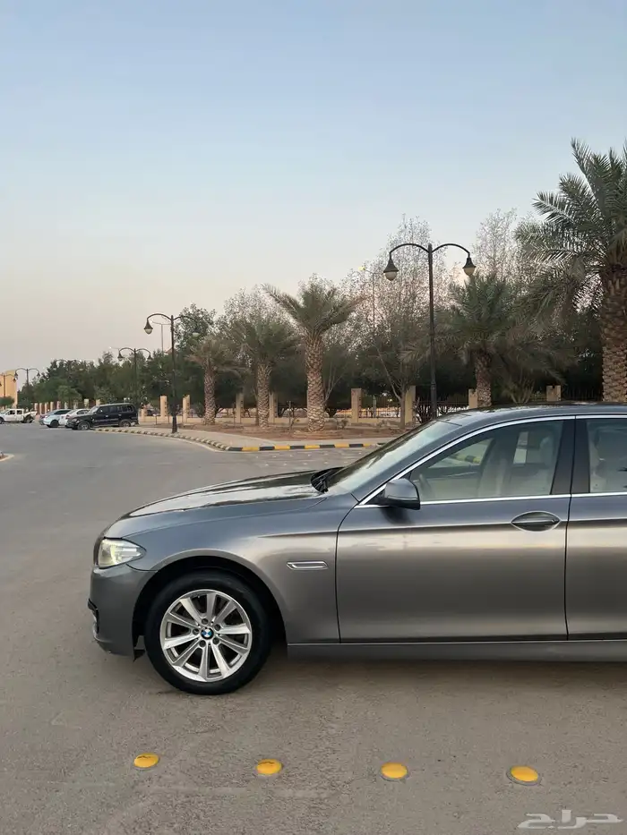بي ام دبليو 2016 فل كامل 520i نظيف 12