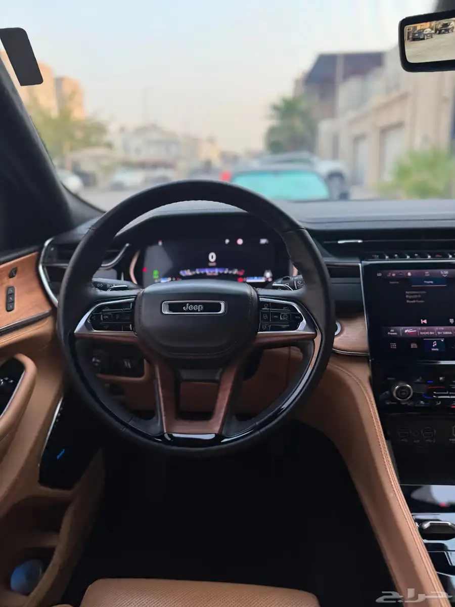 جيب جراند شيروكي ساميت 2023 ستة سلندر JEEP Summit 2023 12