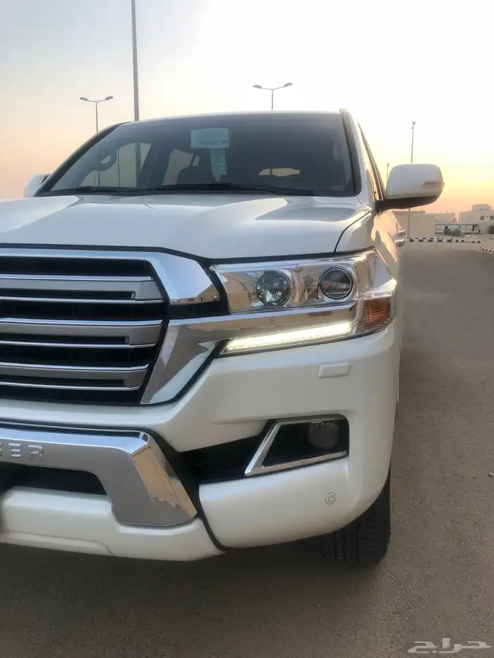 لاندكروزر GXR 2016 فل كامل مخزن عداد 35 الف ( تم البيع ) 5