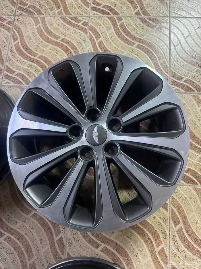 طقم جنوط جينسس مقاس 17 نضيف 3