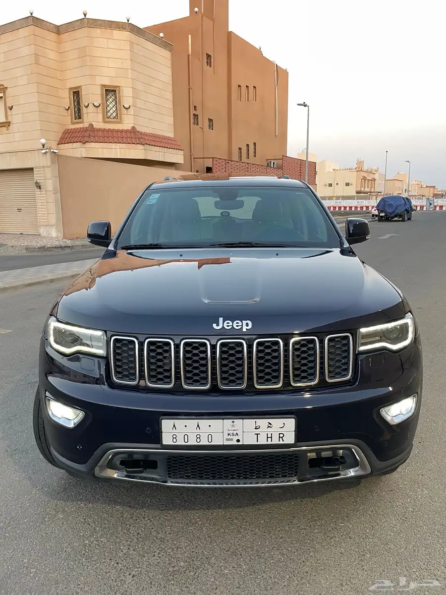 2018 جراند شروكي ليمتد V8 2