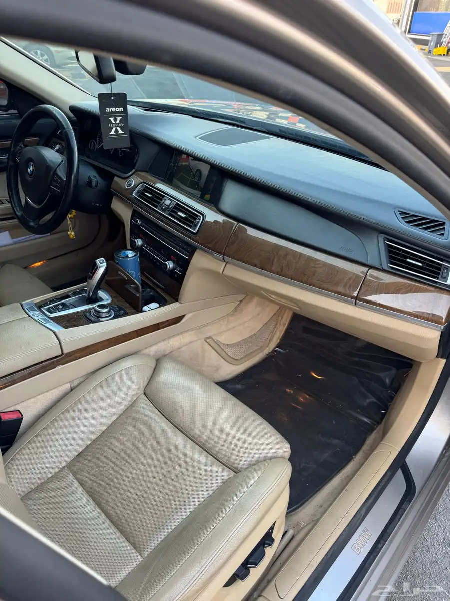 اقبل البدل BMW بي ام 2009 الفئة السابعة 740 index